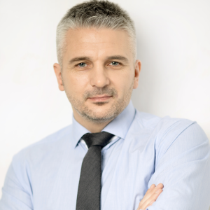 KRZYSZTOF DZIADUSZYŃSKI