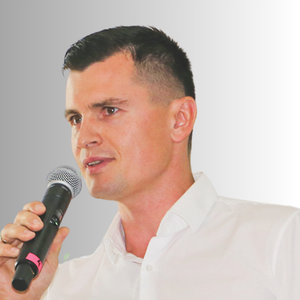 GRZEGORZ CHROSTOWSKI