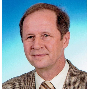 DR PIOTR KAMIŃSKI